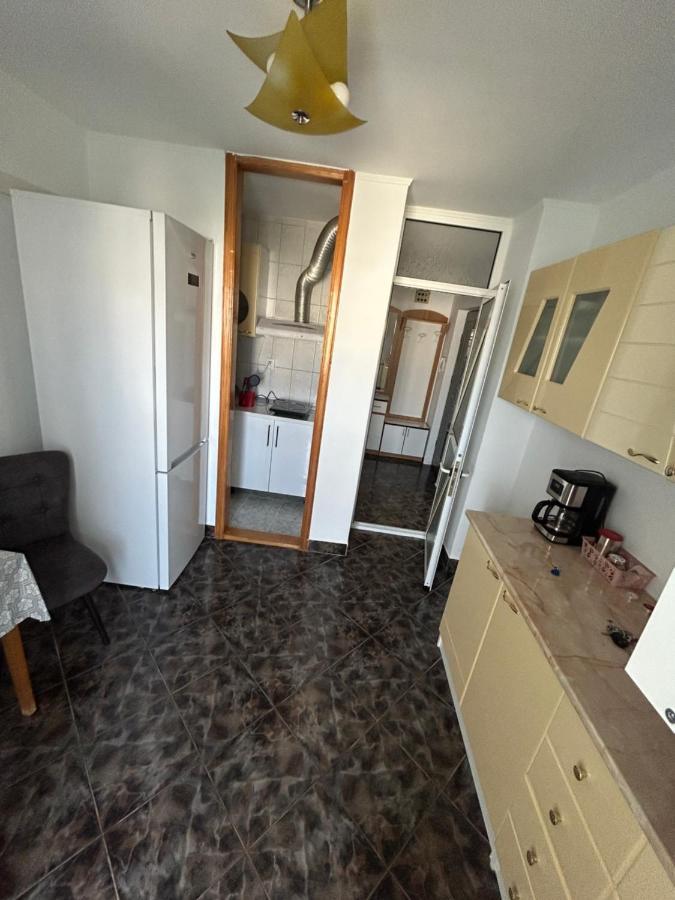 Sj Apartment Tulcea Esterno foto