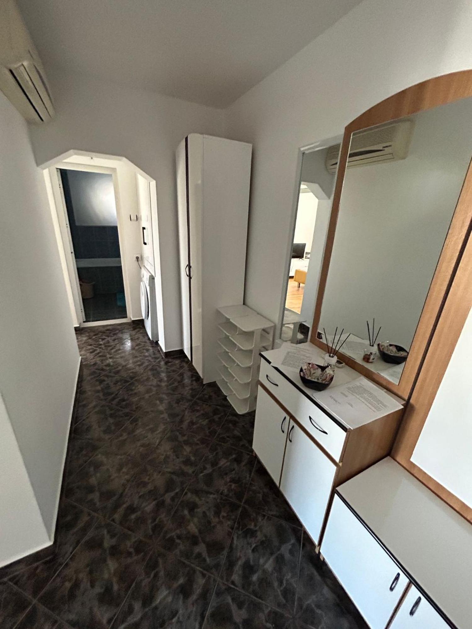 Sj Apartment Tulcea Esterno foto