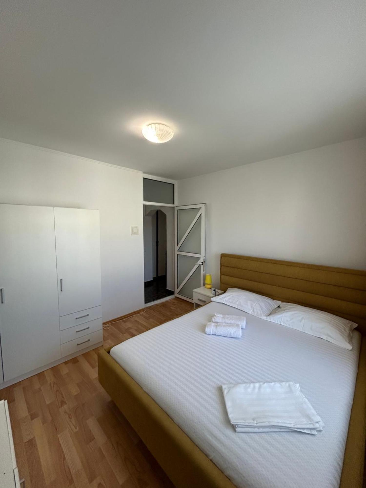 Sj Apartment Tulcea Esterno foto