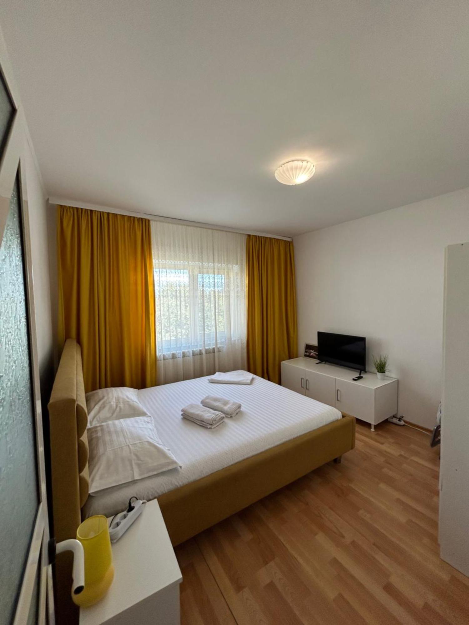 Sj Apartment Tulcea Esterno foto